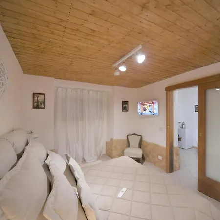 Nicole House Panzió Bari