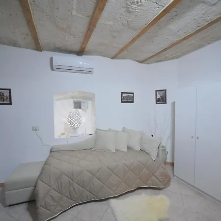 Nicole House 3*