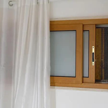 לינה וארוחת בוקר Nicole House