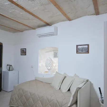 Nicole House 3*