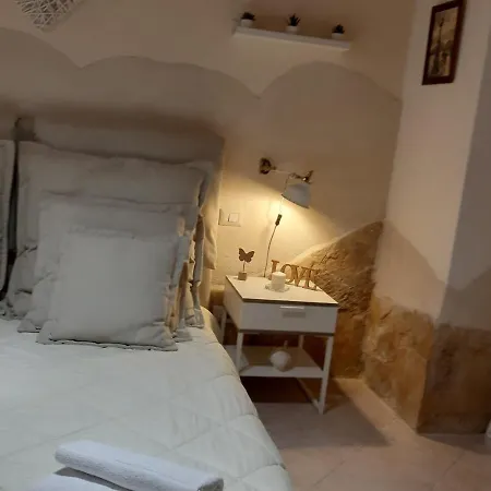 Nicole House Bed and breakfast 4*